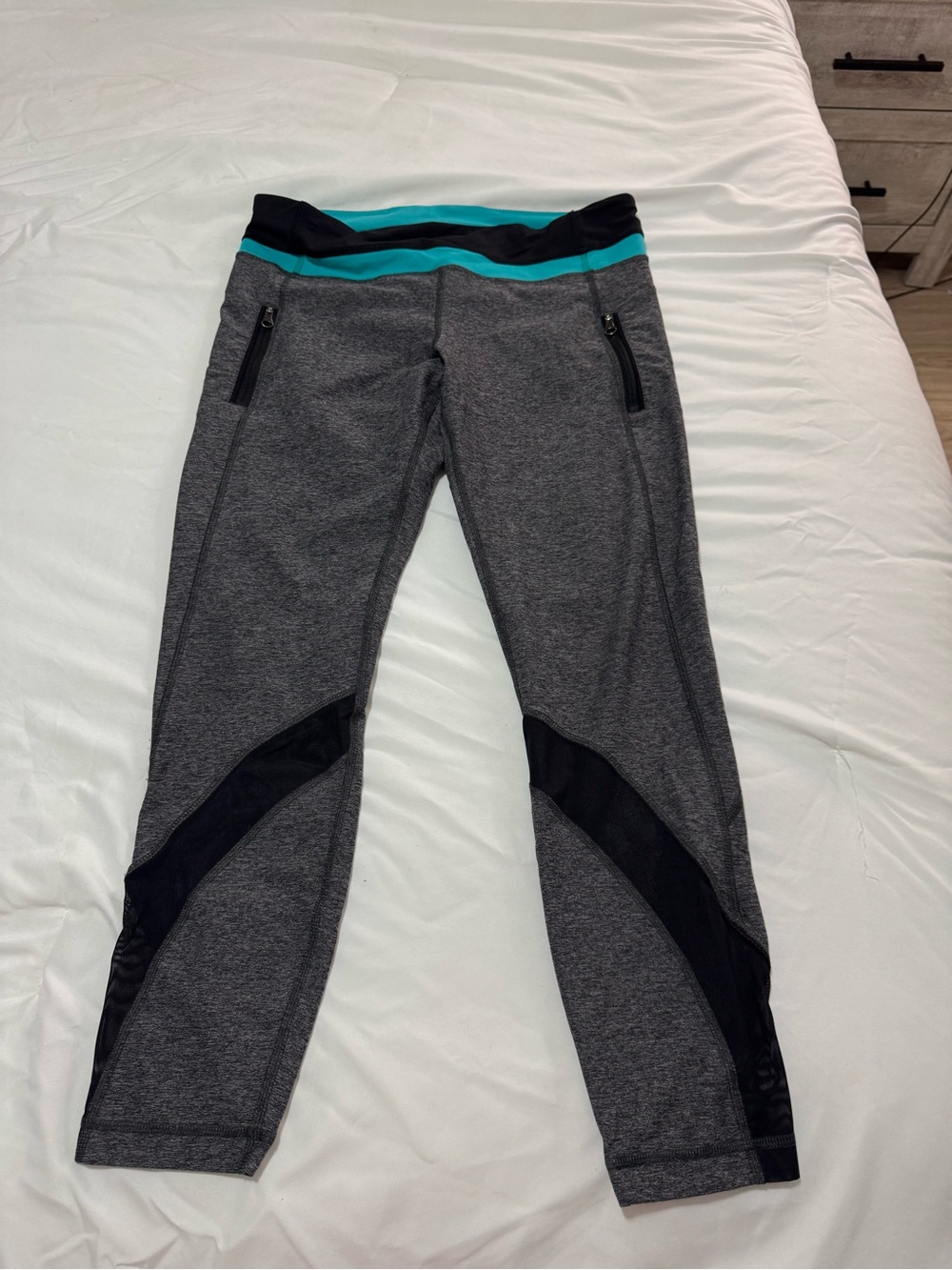 Lululemon Inspire Tight II (Mesh)- Heathered Black / Black / Blue Tropics